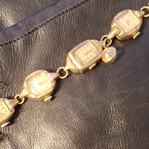 Vintage Gold Watch Bracelet - Picture 4 of 16